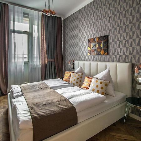 Executive Bright Apt. By Ruterra Прага Екстериор снимка