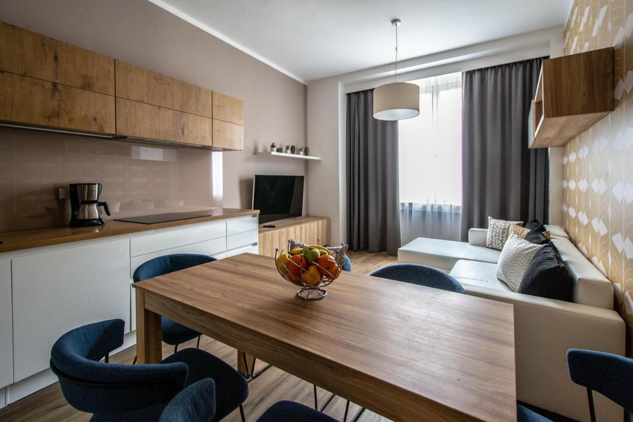Executive Bright Apt. By Ruterra Прага Екстериор снимка