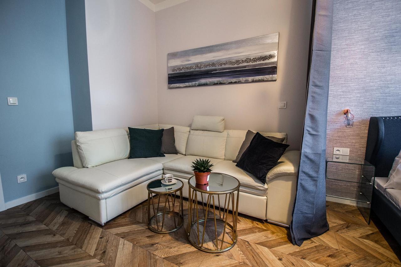 Executive Bright Apt. By Ruterra Прага Екстериор снимка