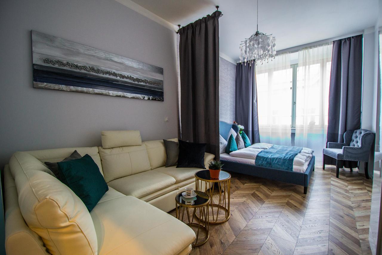 Executive Bright Apt. By Ruterra Прага Екстериор снимка